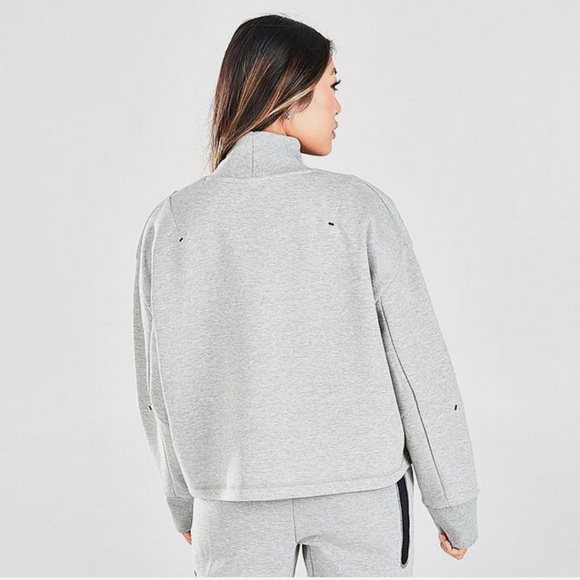 Nike Sportswear Tech Fleece Women's Oversized Turtleneck Sweatshirt - Light Gray - Picture 6 of 15